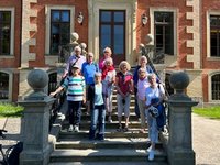 Gruppenfoto vor Schloss Bothmer 2023